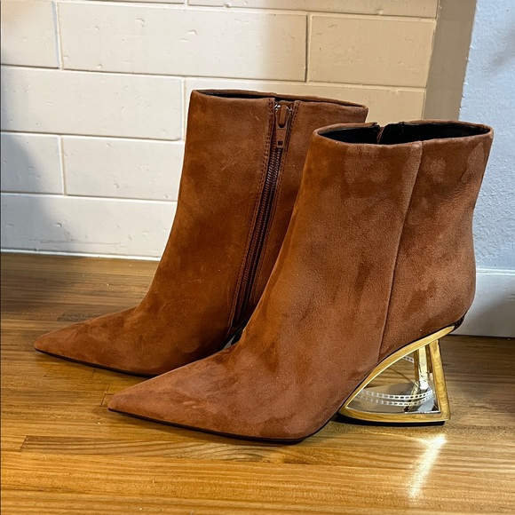 Gianni Bini Women’s Architectual Wedge Booties Brown Suede Size 7.5 - Picture 3 of 6